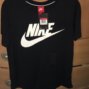 Nike sportswear  women’s short sleeve T-shirt new